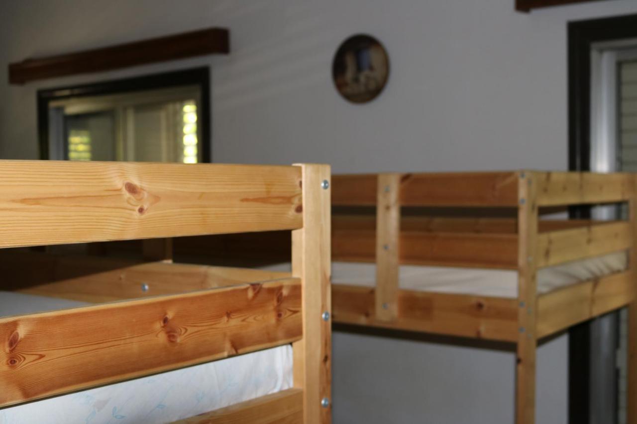 Costas Hostel Action Tseri Ngoại thất bức ảnh