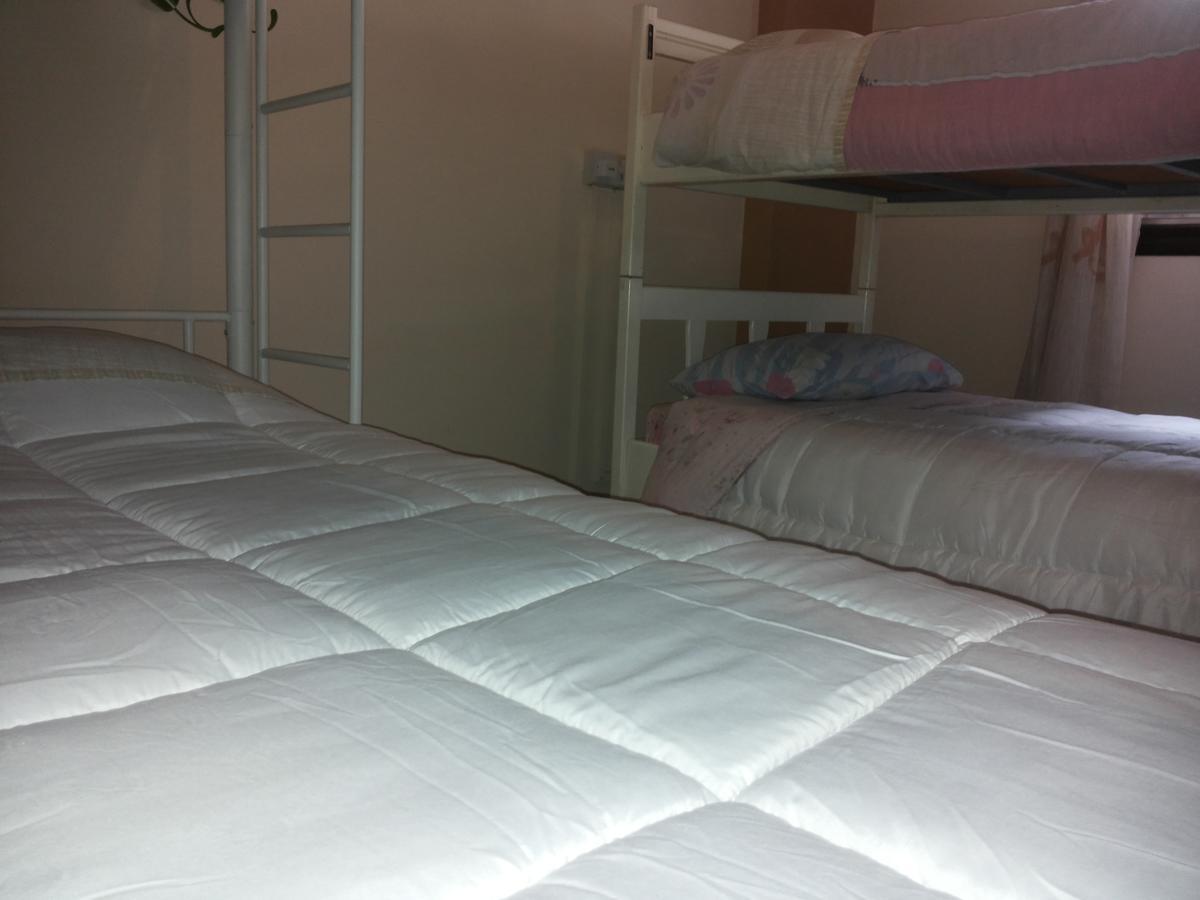 Costas Hostel Action Tseri Ngoại thất bức ảnh