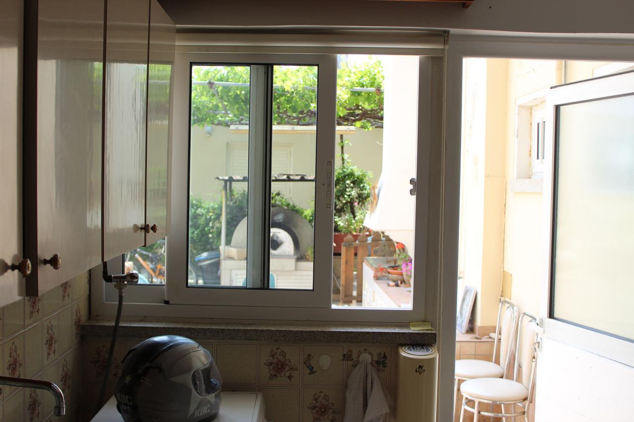 Costas Hostel Action Tseri Ngoại thất bức ảnh
